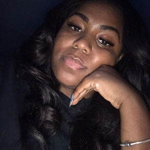 Meet your Posher, Monique